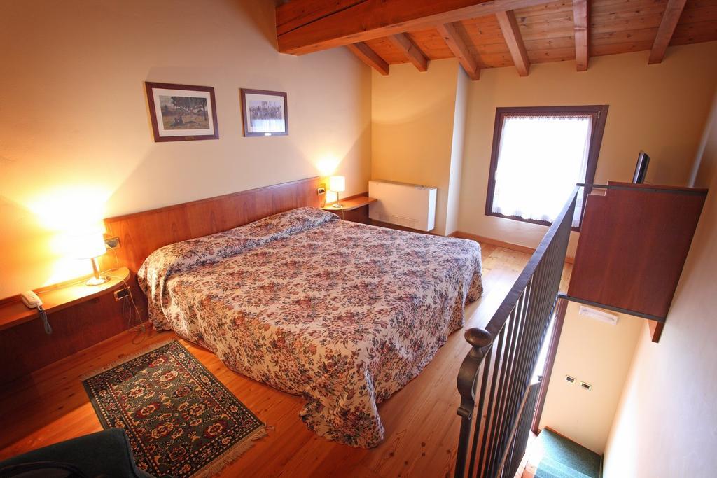 Hotel Faccioli Valeggio sul Mincio Bagian luar foto