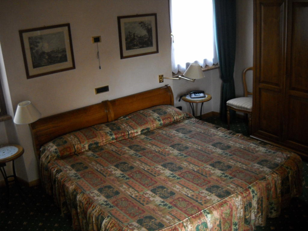 Hotel Faccioli Valeggio sul Mincio Ruang foto