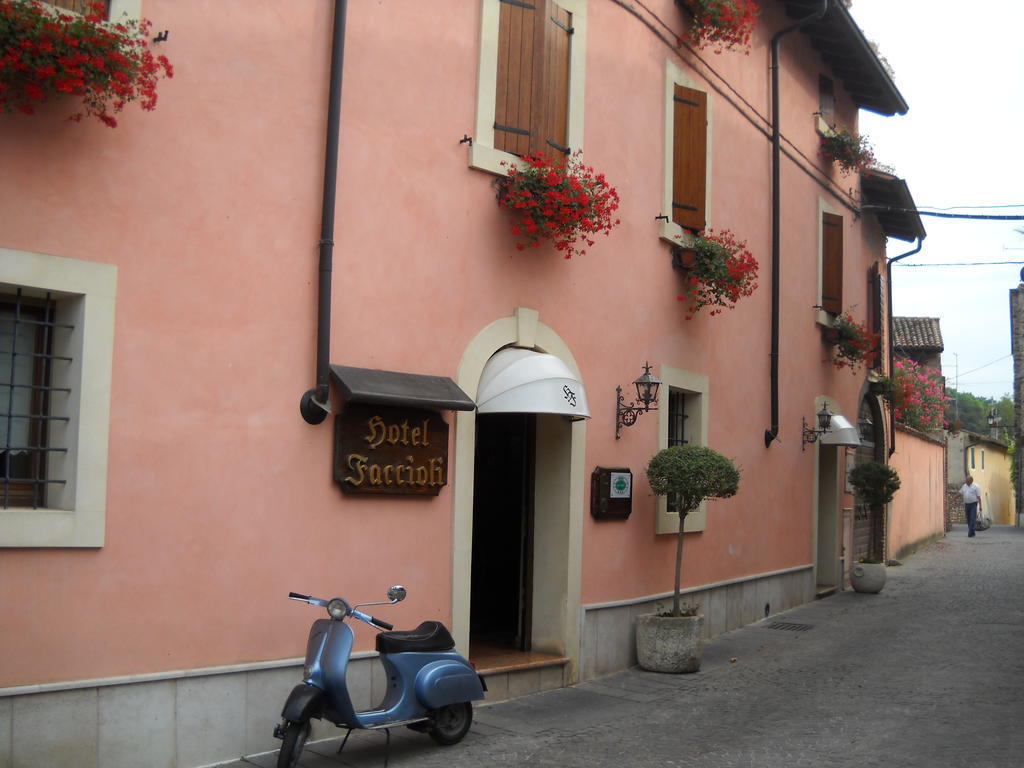 Hotel Faccioli Valeggio sul Mincio Bagian luar foto