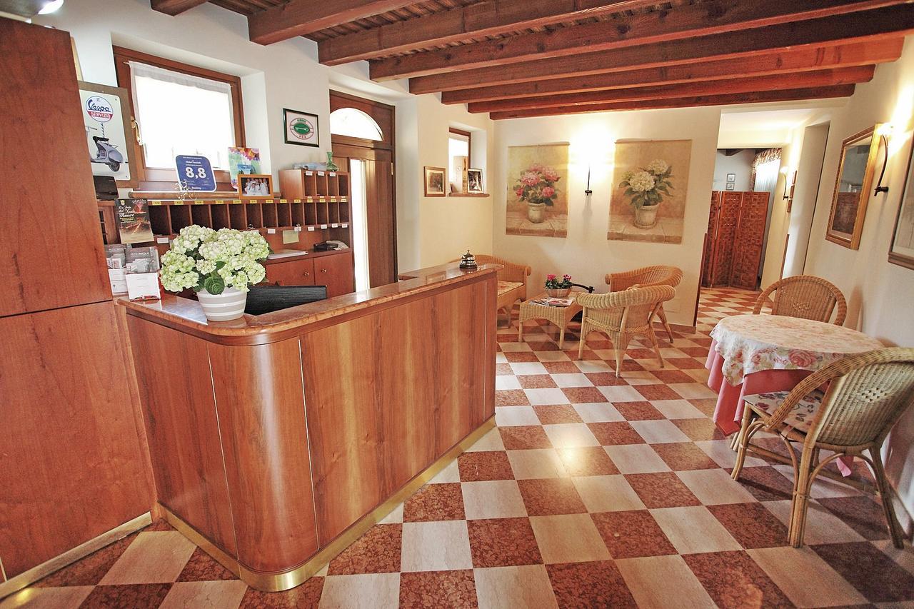 Hotel Faccioli Valeggio sul Mincio Bagian luar foto